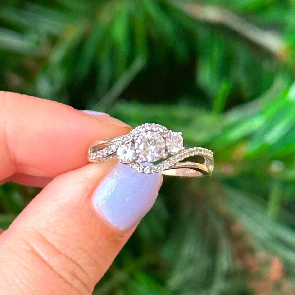 Sterling silver white sapphire ring